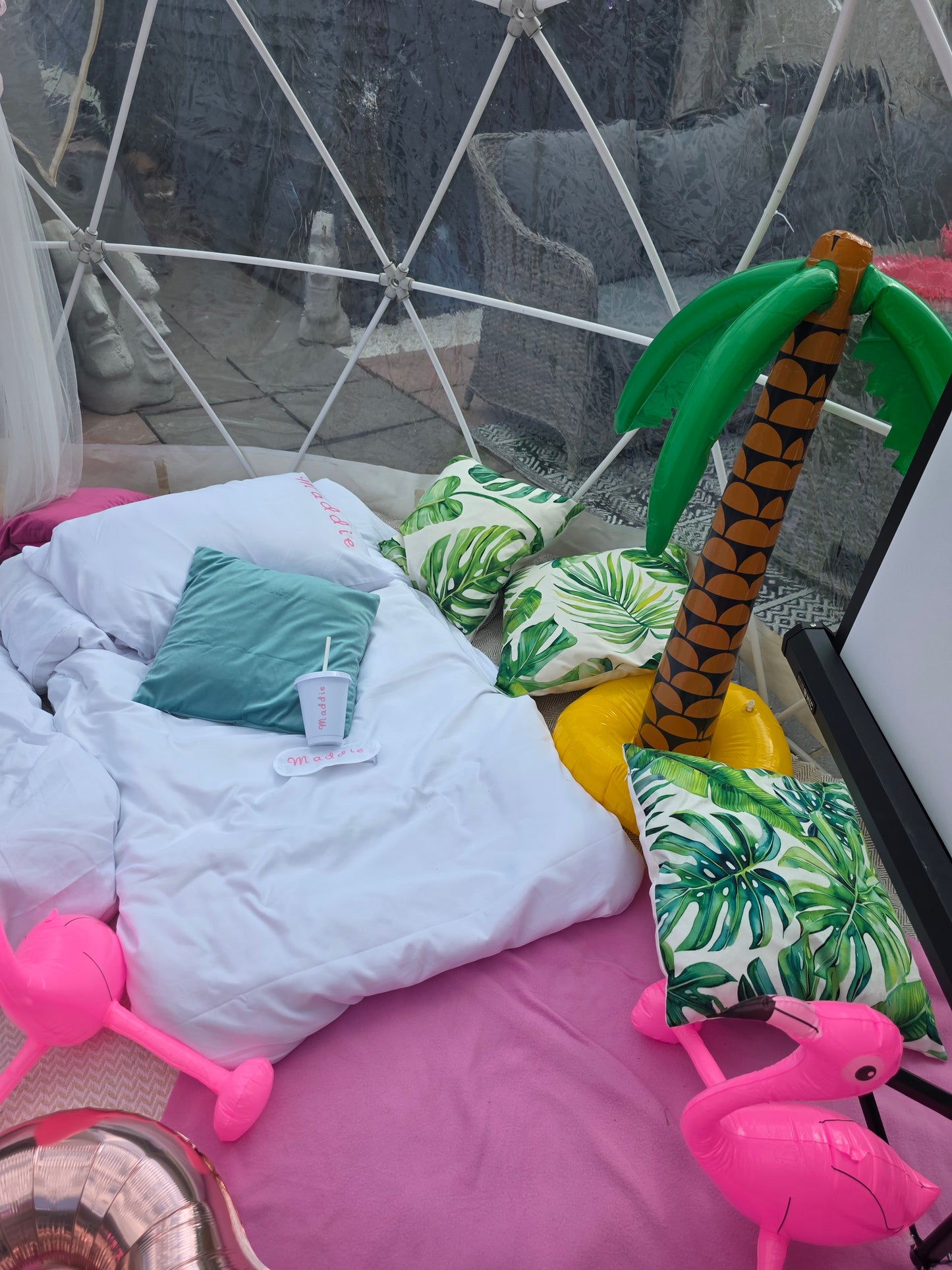 Good vibes Love Island Luxury Igloo Geo-Dome Hire South Wales - Sleepover party