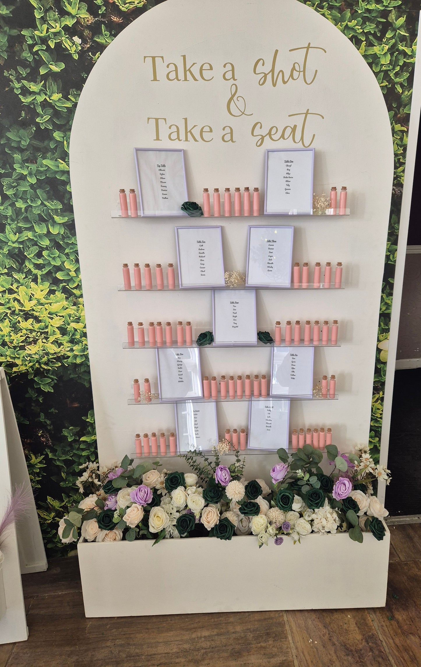 Seating plan, favour flower box wall