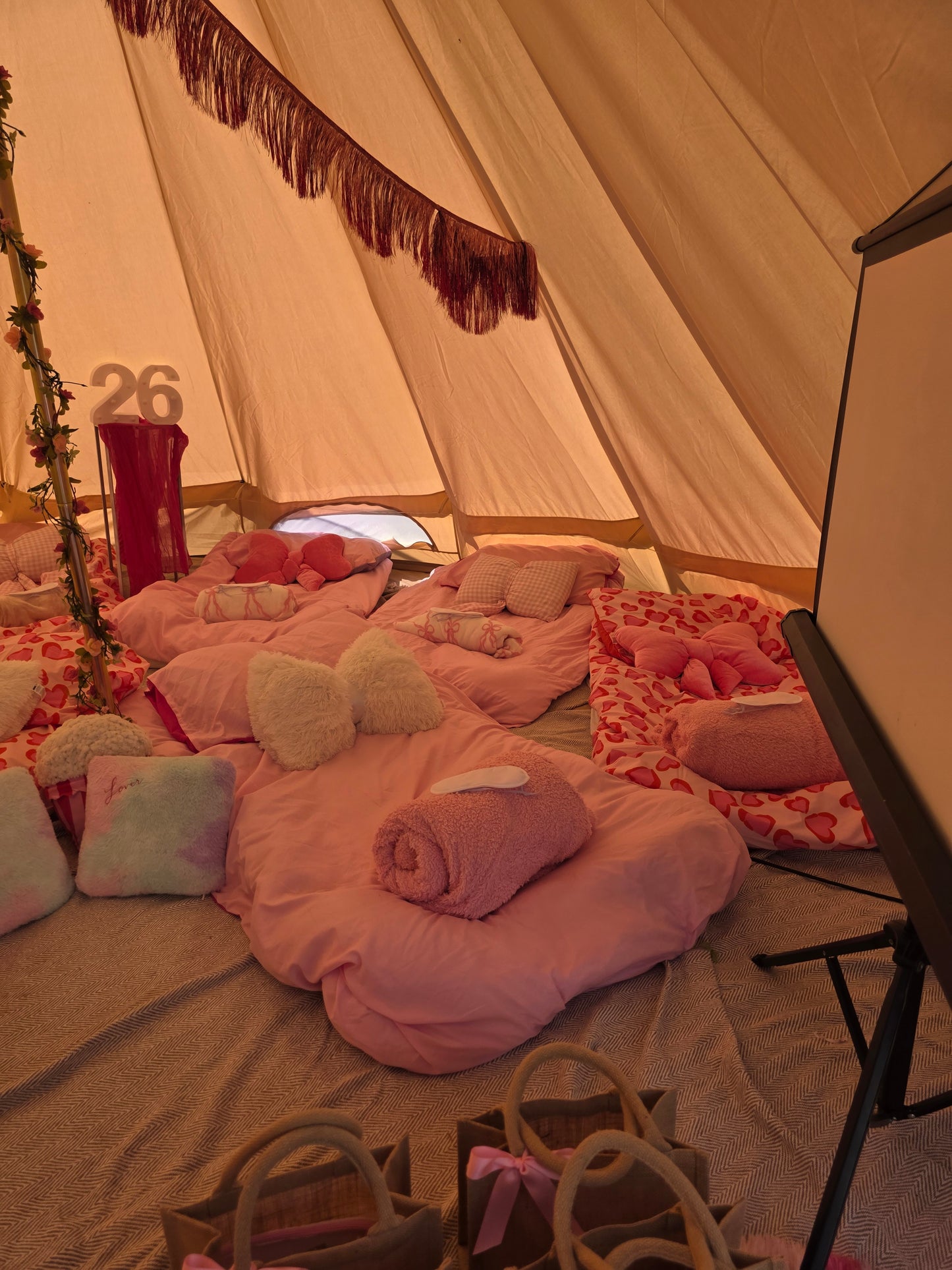 Luxury Bell Tent Sleepover Cinema Hire South Wales - Sleepover party