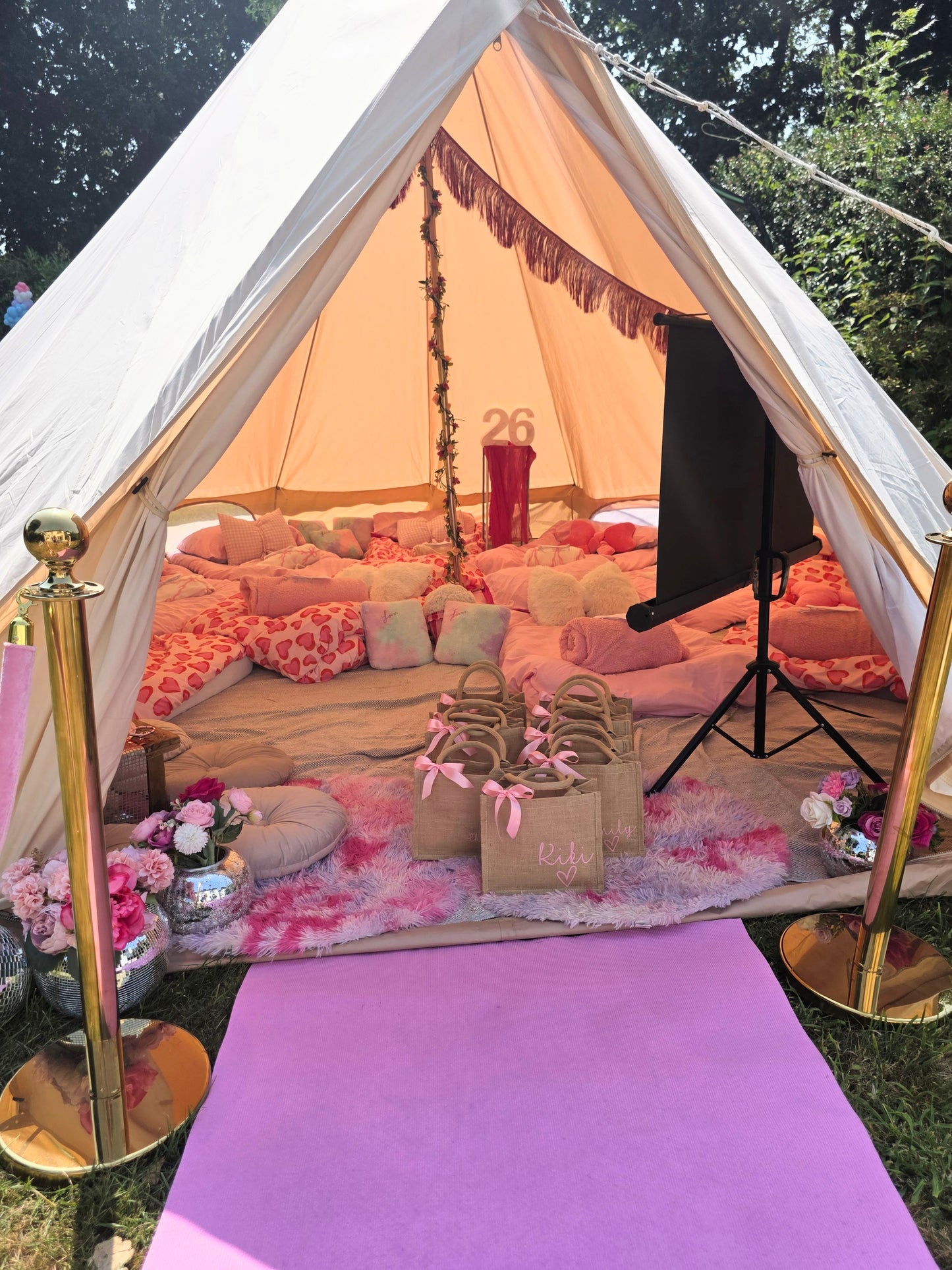 Luxury Bell Tent Sleepover Cinema Hire South Wales - Sleepover party