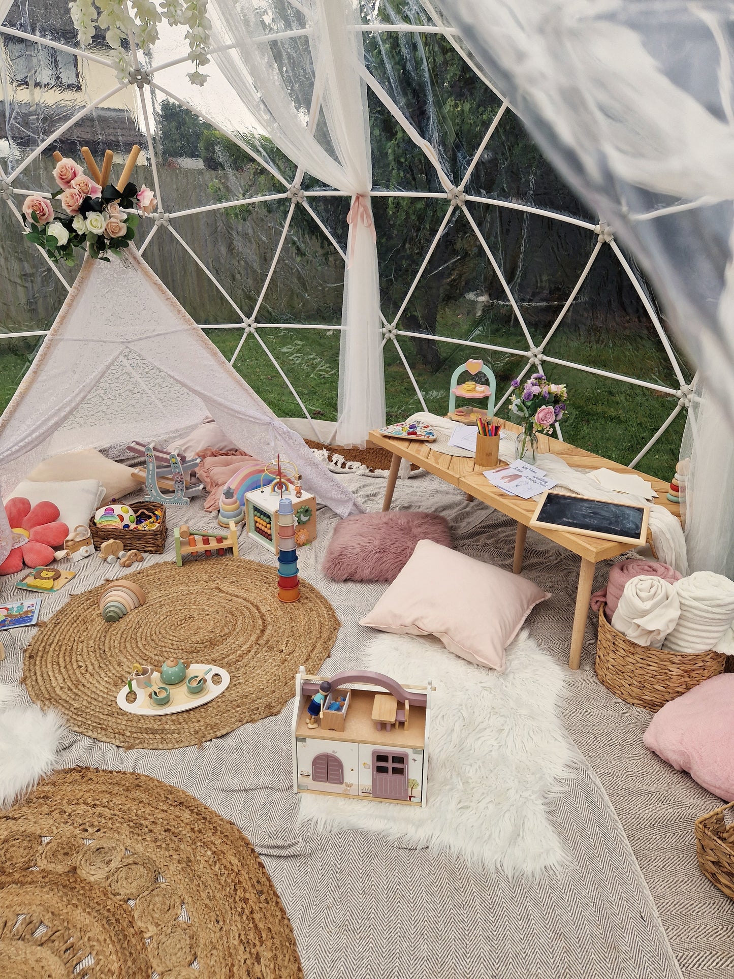 Luxury Igloo Geo-Dome Hire South Wales - Children's VIP sensory/tepee play dome