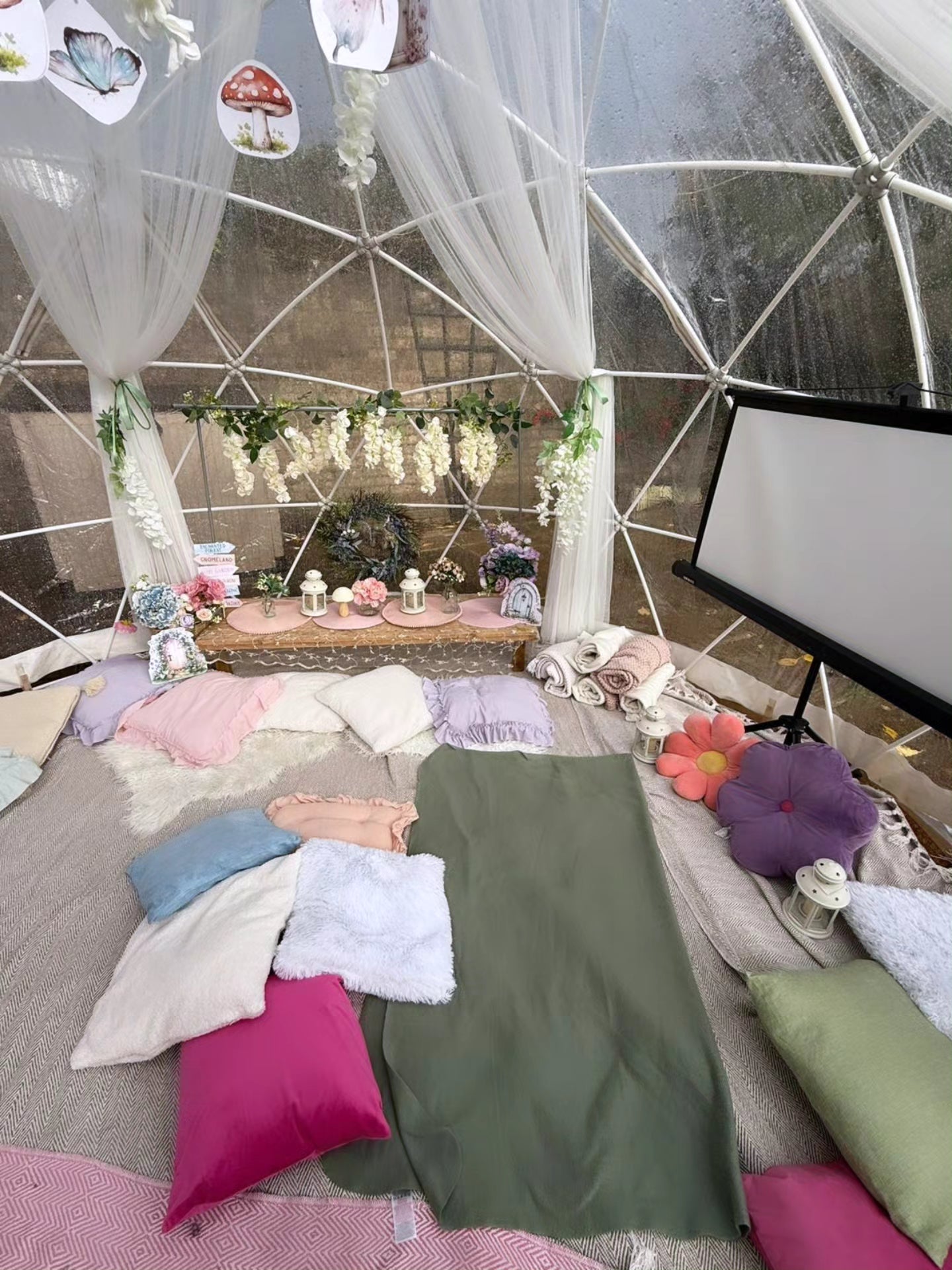 Enchanted forest Luxury Igloo Geo-Dome Hire South Wales - Sleepover party