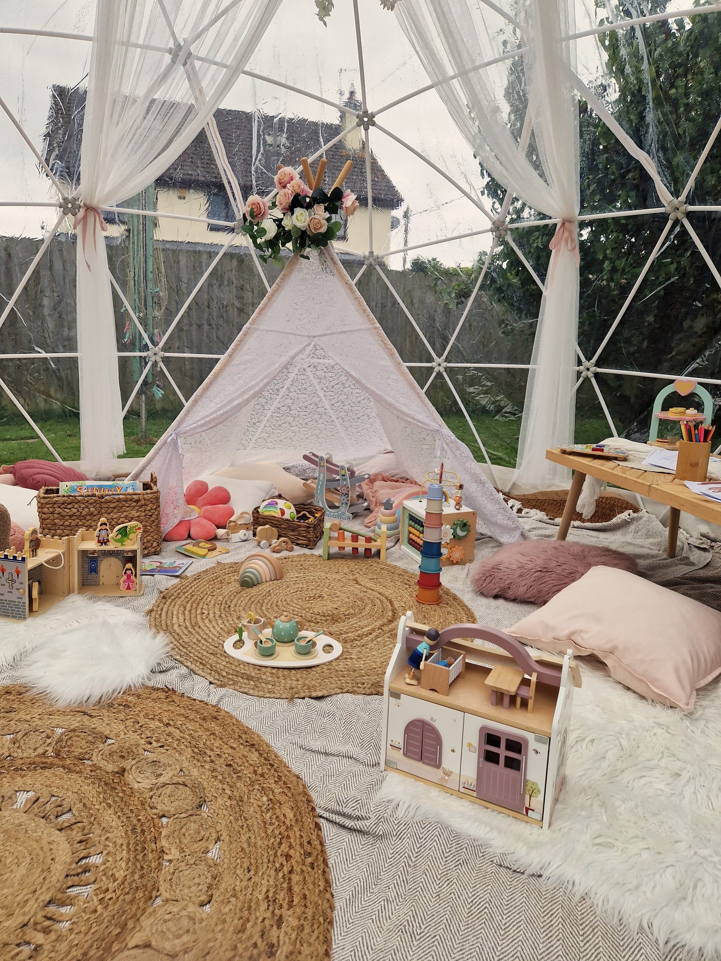 Luxury Igloo Geo-Dome Hire South Wales - Children's VIP sensory/tepee play dome