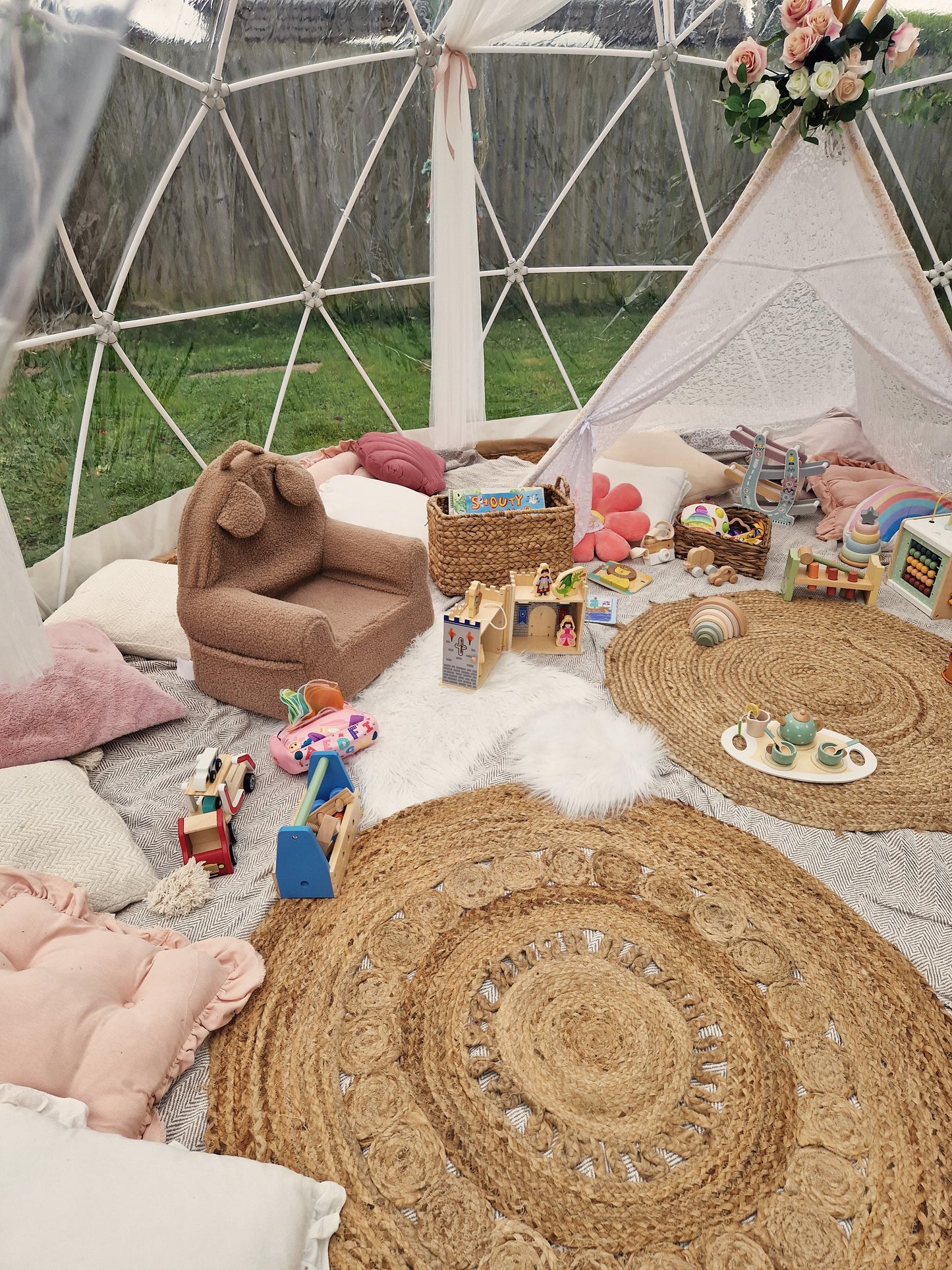 Luxury Igloo Geo-Dome Hire South Wales - Children's VIP sensory/tepee play dome