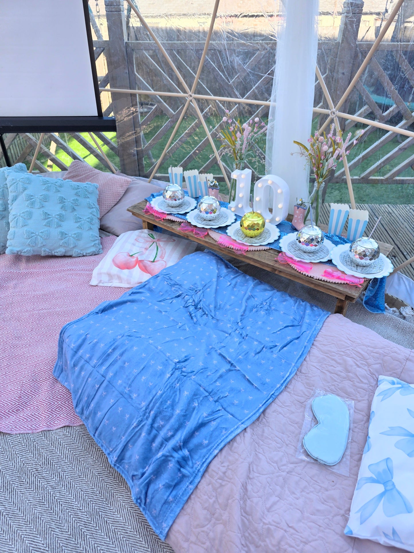 Pink & Blue Bowtique Luxury Igloo Geo-Dome Hire South Wales - Sleepover party