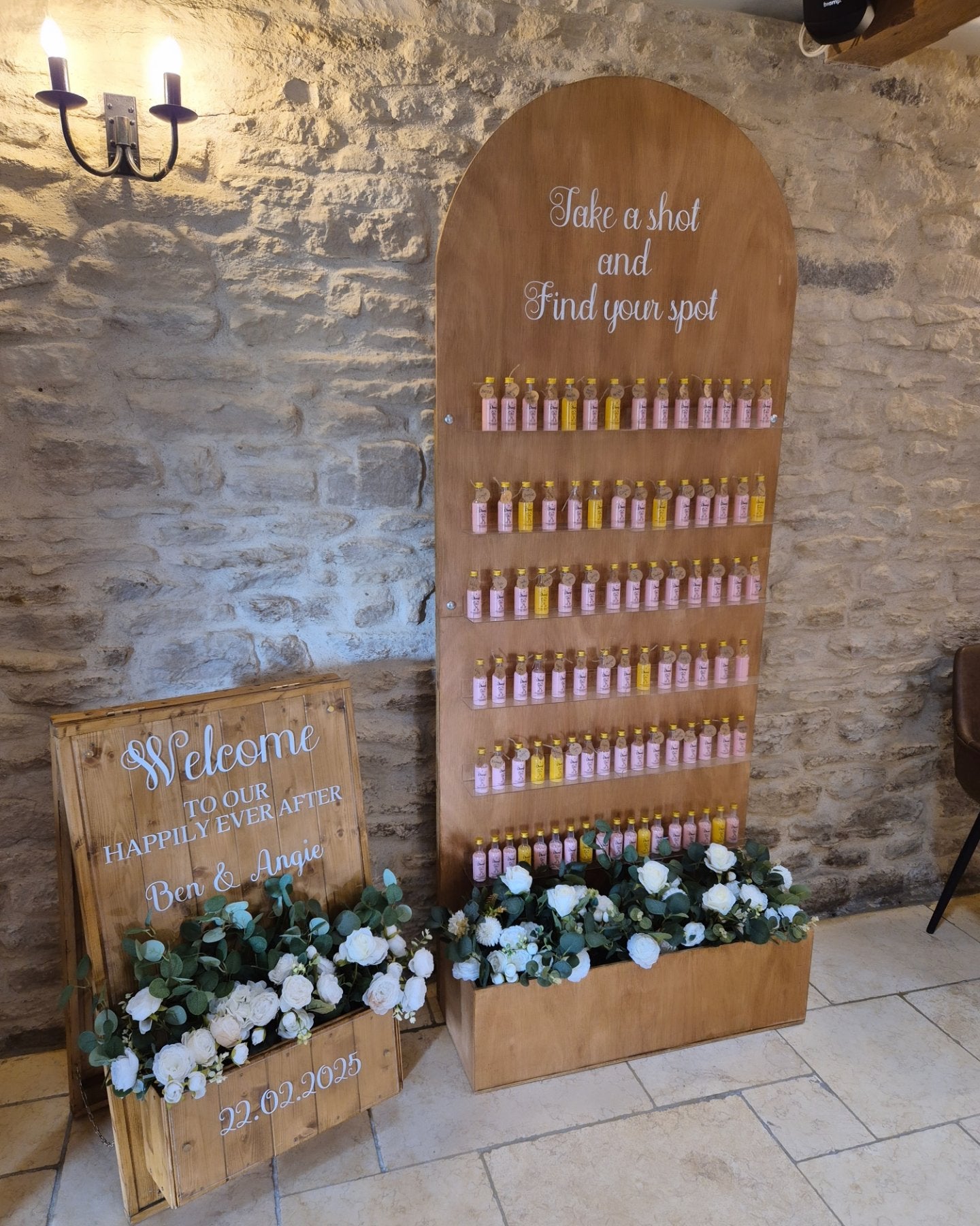 Seating plan, favour flower box wall