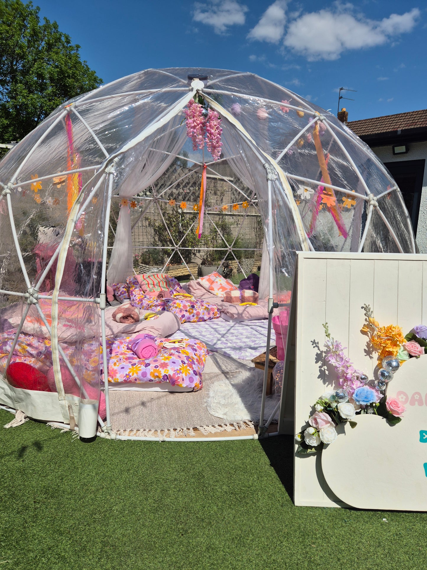Vibes Luxury Igloo Geo-Dome Hire South Wales - Sleepover party