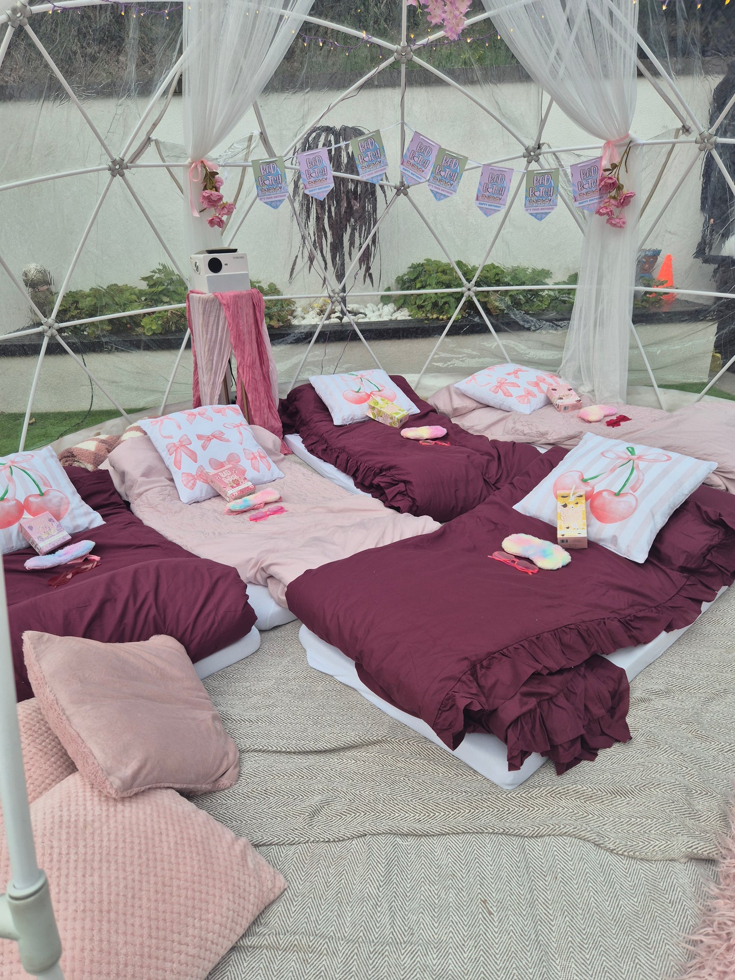 PLouise  Luxury Igloo Geo-Dome Hire South Wales - Sleepover party