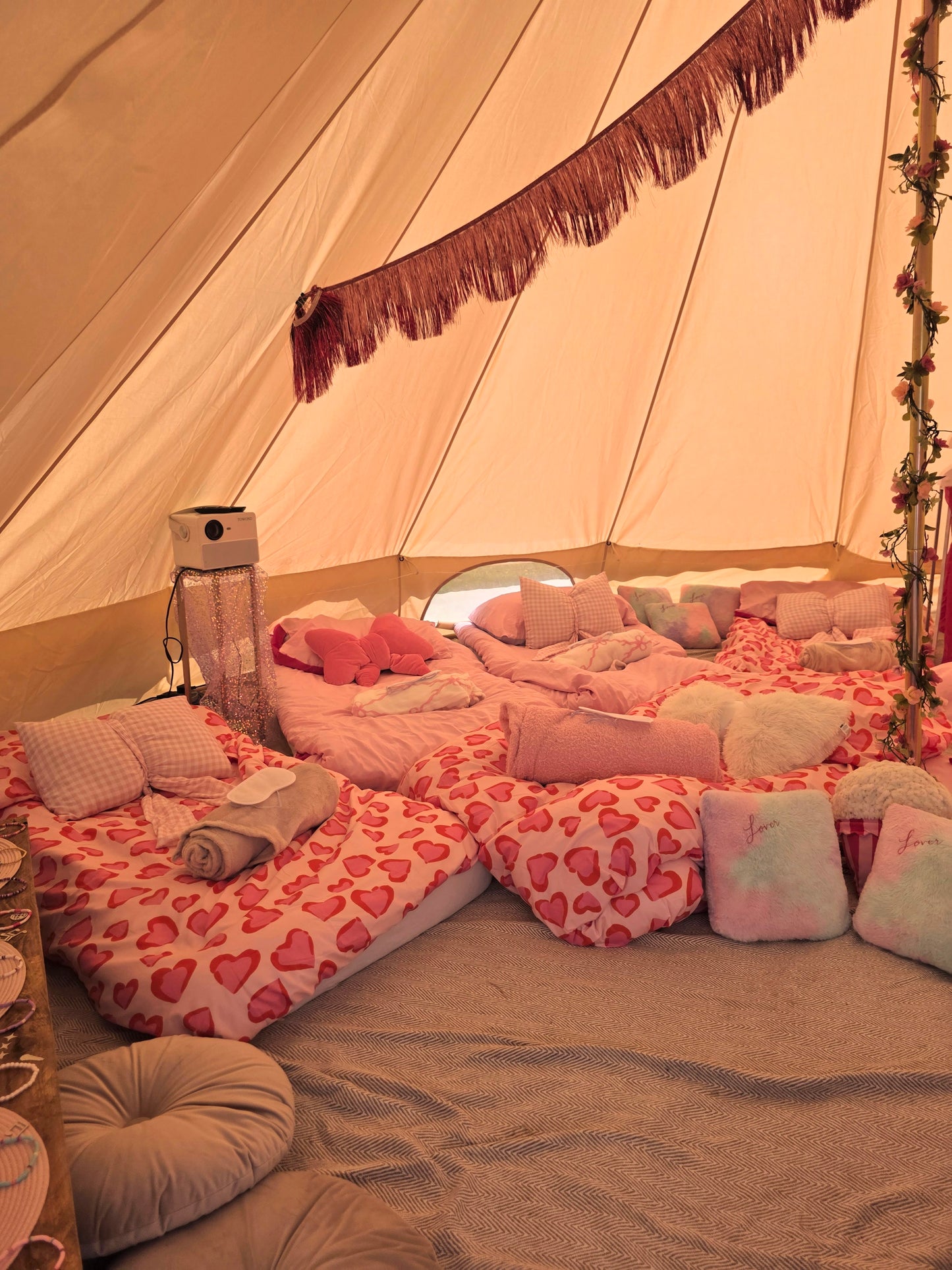 Luxury Bell Tent Sleepover Cinema Hire South Wales - Sleepover party